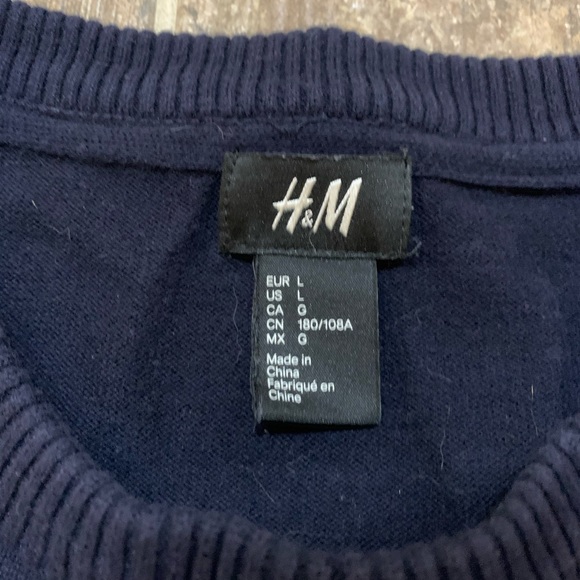 H&M blue and white striped sweater - Picture 3 of 3